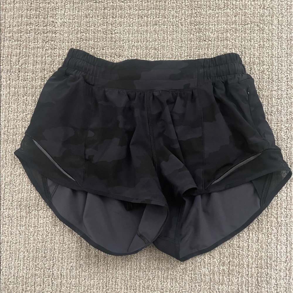 lulu lemon hotty hot shorts 2.5 inch